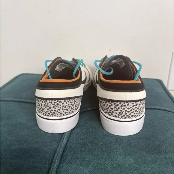 Nike SB Zoom Janoski Olympic Safari Cream and Black Sneakers with Blue Laces - Picture 4 of 7